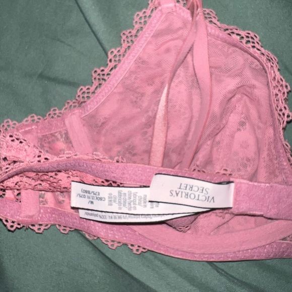 Victoria secret bralette. Only worn once. - Picture 3 of 4